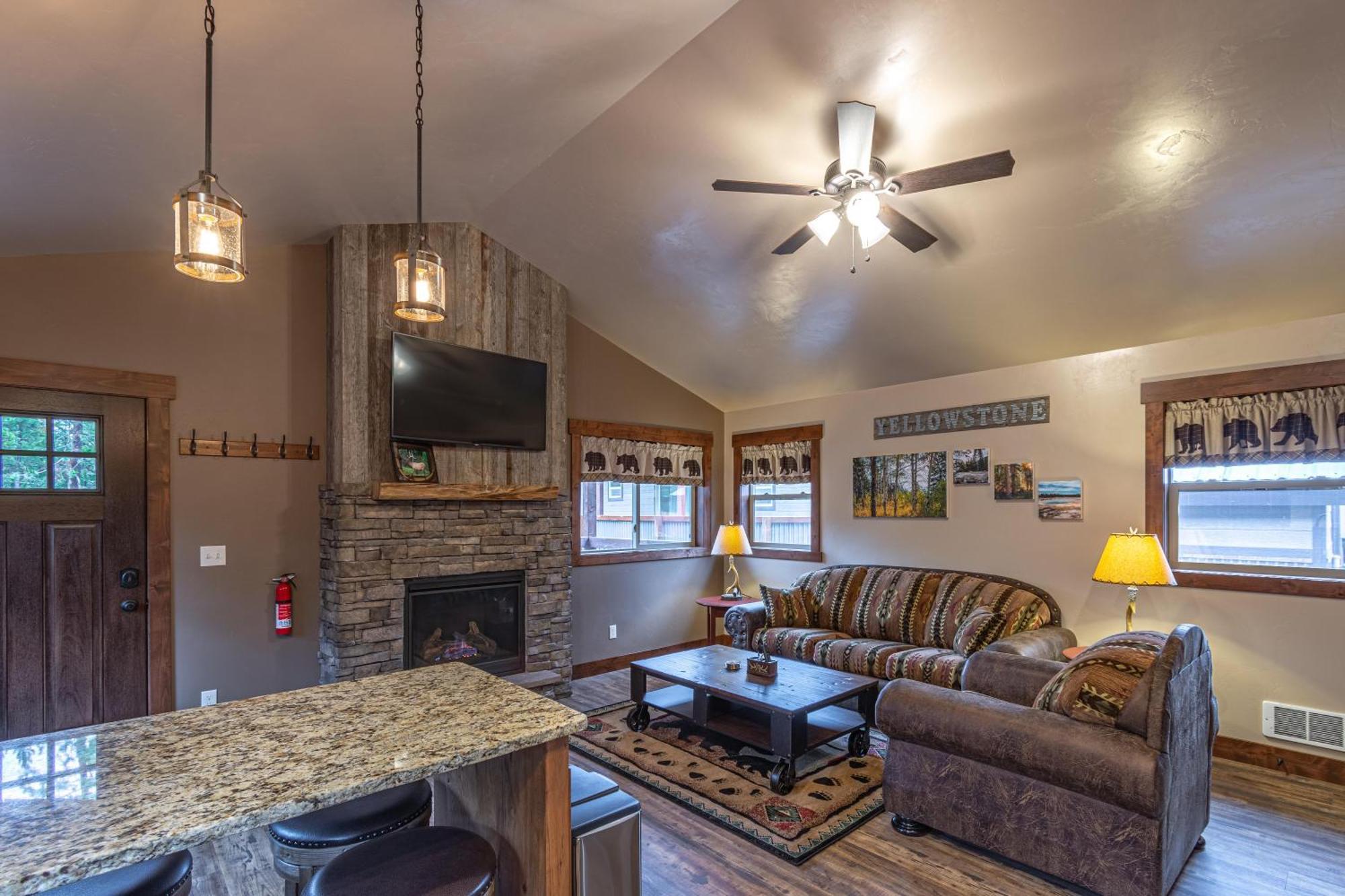 Whiskey Springs Cabin غرب يلوستون المظهر الخارجي الصورة